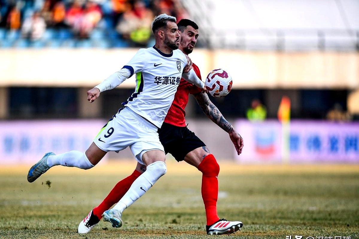 关键时刻亚冠焦点战，武汉三镇队长鼓劲，气氛紧张，轮换策略成焦点的简单介绍