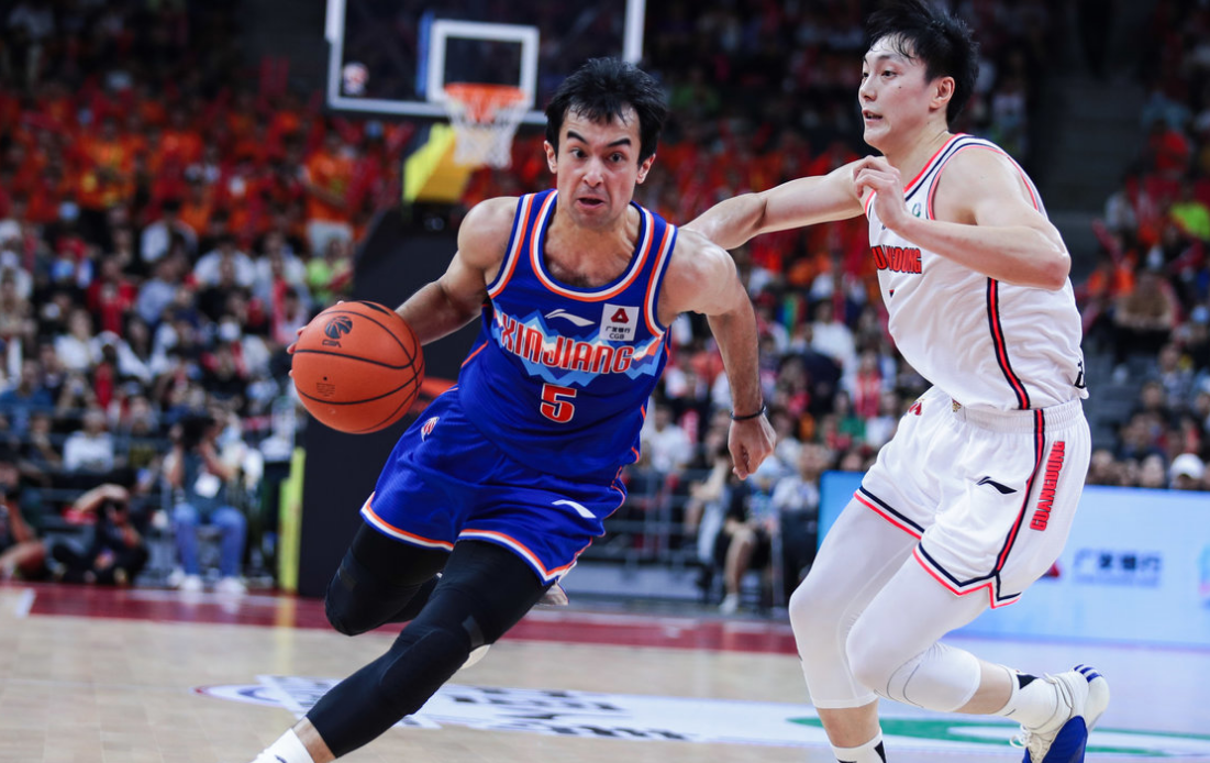 包含转折点！罗马完成体检；CBA常规赛冲刺阶段攻防权衡；质疑声仍在；细节决定成败的词条